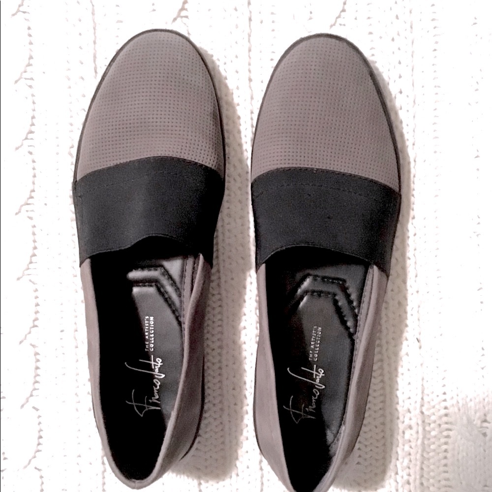 LIKE NEW FRANCO SARTO SUEDE FLAT - PADDED INSOLE - FLEXIBLE & COMY 8